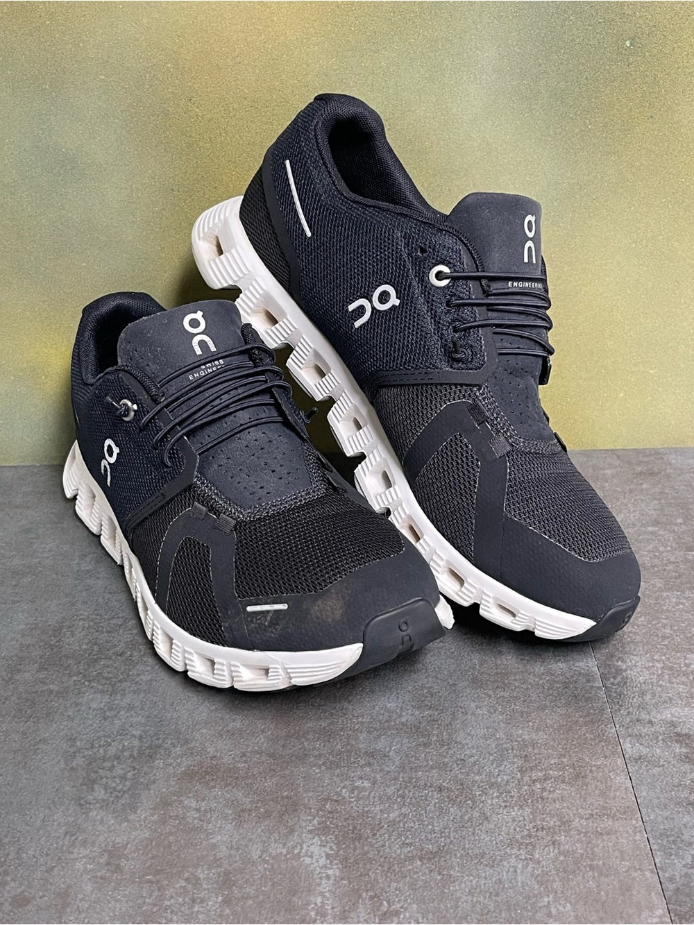 On Cloud 5 Women's Black/White Running Shoes Size 9 - Picture 13 of 16